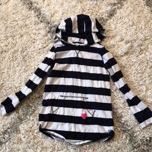 Girls size 7 hooded long sleeve T-shirt